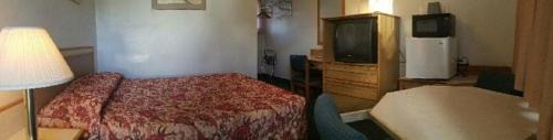 Baker City Hotel | Oregon Trail Motel and Restaurant