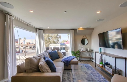 Mission Beach House | Ostend Villa