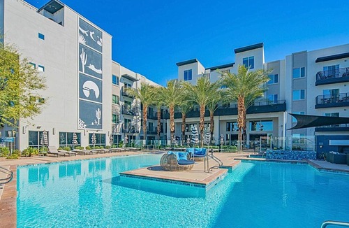Desert View Village Apartment | Outdoor Games Heated Pool Close to Golf & Shops