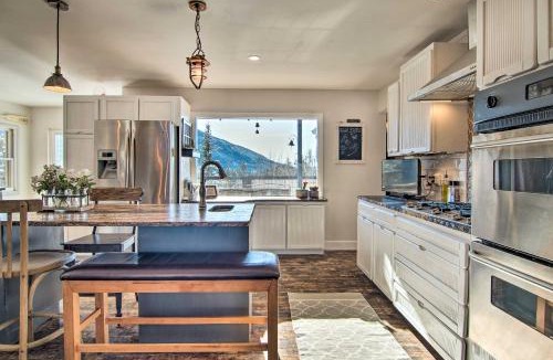 Grand Lake House | Outdoor Kitchen & Swim Spa: 1-Acre Grand Lake Home