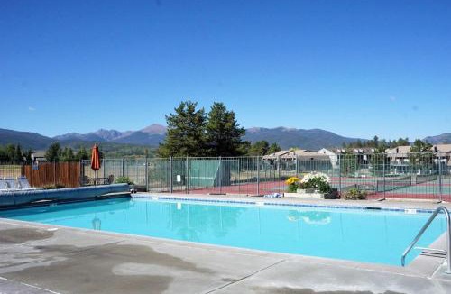 Fraser Apartment | Outdoor Pool, Fireplace, Athletic Club, Covered Balcony with Views