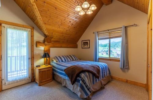 Rapid City House | Outlaw Inn