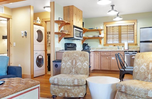 Jackson House | Outpost: Alpine Cottage Two