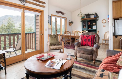 Jackson House | Outpost: Clark's Knoll 351 - Walk to Town Square