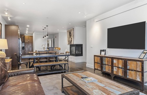 Jackson Condo | Outpost: King Ridge 2 - AC & Hot Tub!