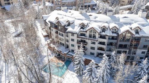 Beaver Creek Apartment | Oxford Court 303 by East West Hospitality