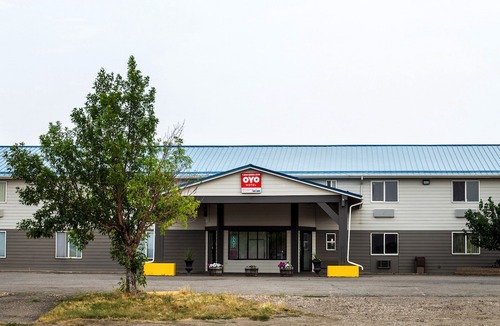 Shelby Hotel | OYO Hotel Shelby MT Hwy 2 & I-15