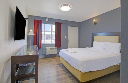 Beverly Green Hotel | OYO Oasis Motel Las Vegas I-15