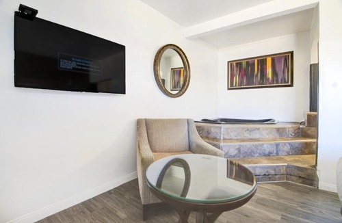 Beverly Green Hotel | OYO Oasis Motel Las Vegas I-15