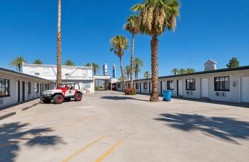 Beverly Green Hotel | OYO Oasis Motel Las Vegas I-15