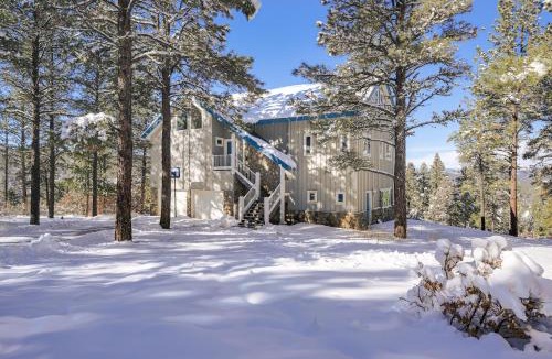 Pagosa Springs House | Pagosa Springs Family Retreat w/Game Room & Views
