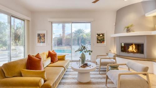 Bermuda Dunes House | Painted Sand by AvantStay