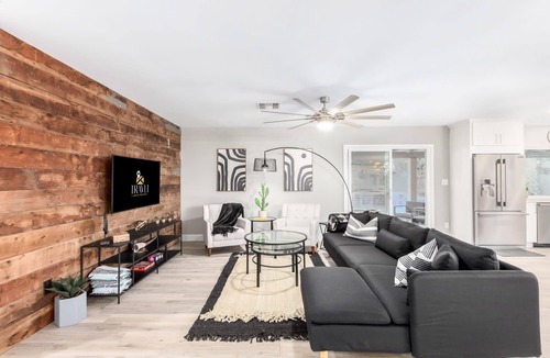 Raskin Estates House | Palmcroft|FREE Heated Pool|BBQ|Coffee Bar