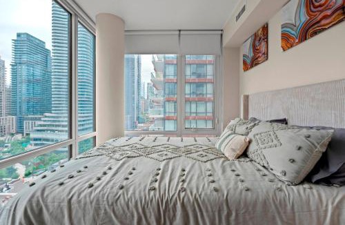 Church and Wellesley Apartment | Panoramic 2 Bedroom plus Den Condo Yonge Street Downtown Toronto