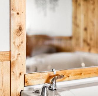 Two Harbors Apartment | Panoramic Lake Views King Suites, Kitchen, Whirlpool Soaking Tubs and Hot Tub