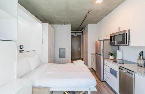 Downtown Phoenix Apartment | Panoramic Studio-1BR-3BR, Pool, Gym, Parking, Patio, BBQ