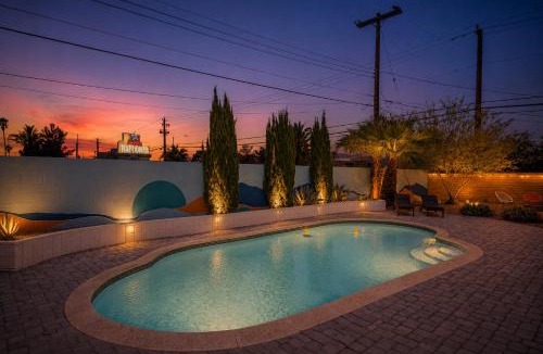 Las Vegas House | Paradise Palms - a Pool Oasis near STRIP