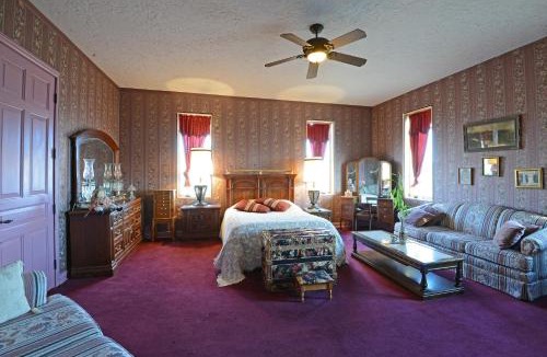 Austin Bed & Breakfast | Paradise Ranch Castle