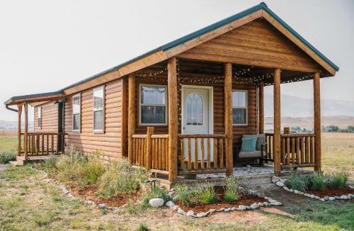 Livingston House | Paradise Valley Cabin by Chico & Yellowstone Park!