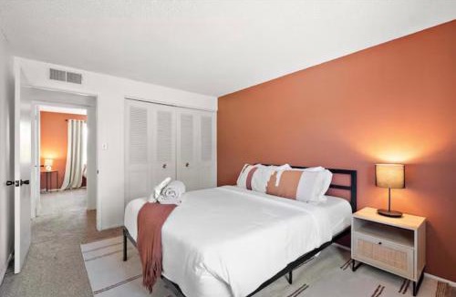 Paradise Valley Village House | Paradise Valley Village Home with a Large Backyard Pool