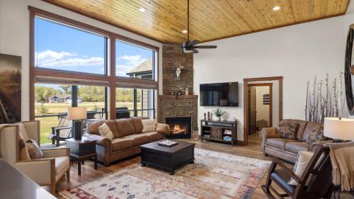 Red Lodge House | Paradise View