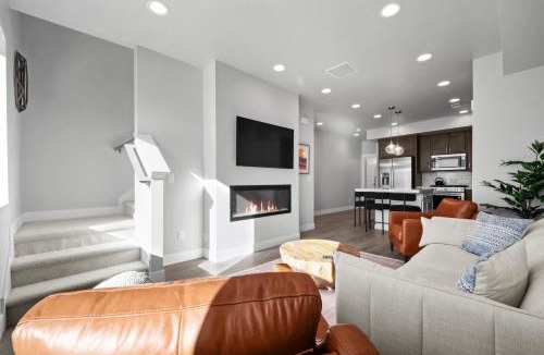 Park City House | Park City Luxury 3 Bed - 3 Bath Townhome with Sauna, 10 min to Skiing