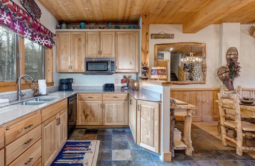 Park City Apartment | Park City TWL-5B Common Hot Tub KBM Resorts