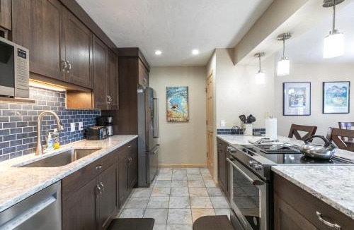 Four O'Clock Apartment | Park Place Quandary Peak Condo: Ski-in, Downtown Breck