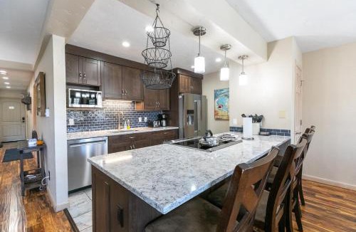 Four O'Clock Apartment | Park Place Quandary Peak Condo: Ski-in, Downtown Breck