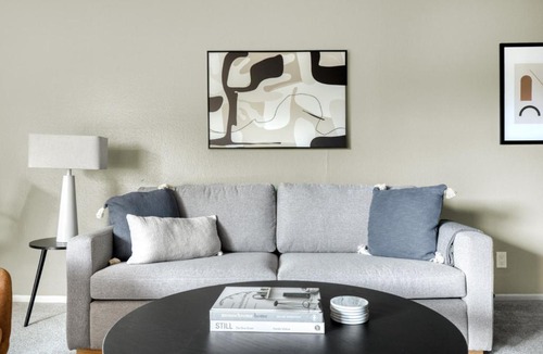 Pasadena Apartment | Pasadena 1BR w gym pool nr Colorado Ave LAX-861