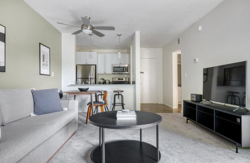 Pasadena Apartment | Pasadena 1BR w gym pool nr Colorado Ave LAX-861