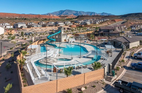 Washington House | Paseos 1101, Private Hot Tub, Outdoor Games & Shared Pickleball Courts!