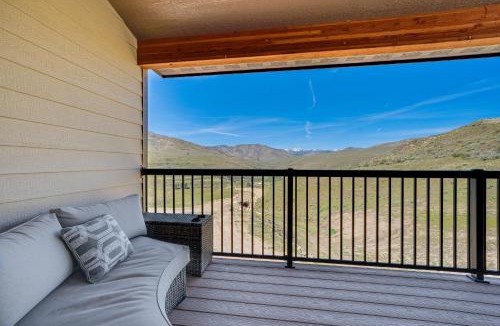 Pateros House | Pateros Home w/Deck, 7 Mi to Alta Lake Park!