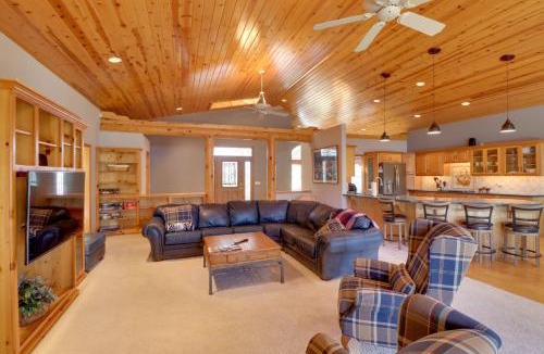 Sierra Pines House | Patio & Forest View: Peaceful Show Low Home