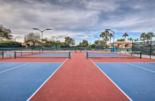 Westbrook Village House | Patio + Pool Access: Golf Getaway in Peoria