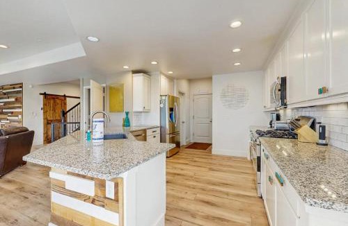 Wolf Ranch House | Paw and Peak Lodge