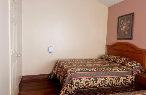 Kingfisher Hotel | PAYLESS INN