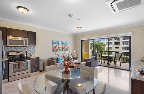 Washington House | PC312 - Pool View - 1BR Perfect for a couple - Close to Palm Beach