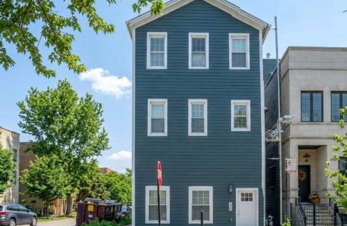 West Town Apartment | Peaceful Boho Retreat Free Private Parking