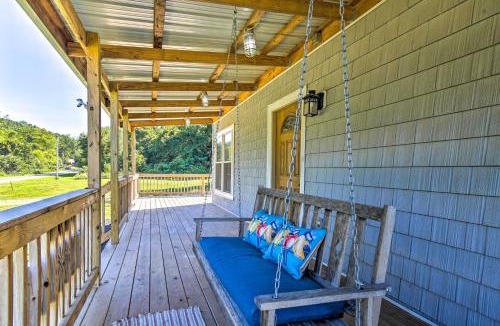 Bendena House | Peaceful Kansas Cottage w/Wraparound Deck!