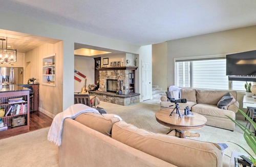 Lakeside House | Peaceful Lakeside Retreat w/Deck & Amazing Views!