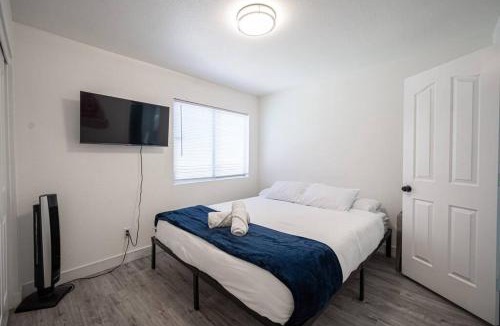 Paradise House | Peaceful Oasis Near Strip & Airport Pool Spa
