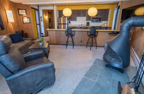Peak 8 Apartment | Peak 8 Village Getaway Condo: On Shuttle Route