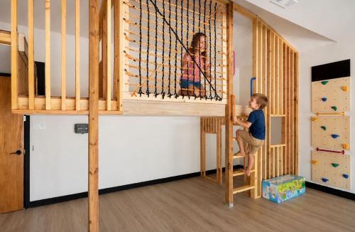 Littleton House | Peak State Hot Tub Sauna & Arcade