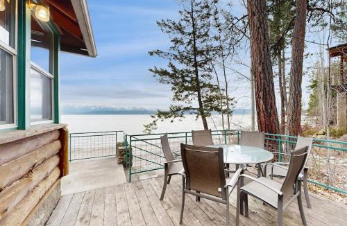 Lakeside House | Pebbles & Sunshine