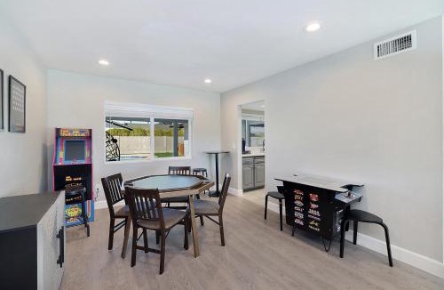 Tempe House | Pegasus - Modern Tempe Getaway with Pool & Game Room
