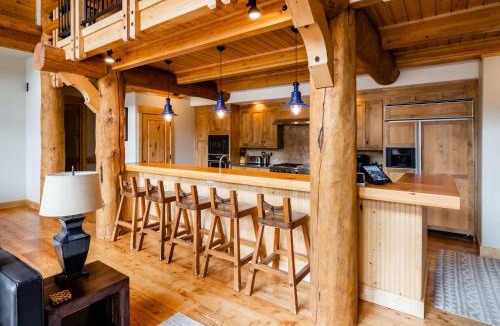 Saddle Ridge Cabin | Penthouse 3