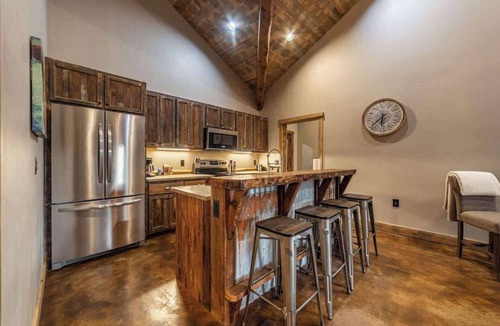 Coram Condo | Perfect For Glacier Adventure 7 mi to GNP- 2BD/1BA