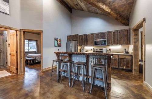 Coram Condo | Perfect For Glacier Adventure 7 mi to GNP- 2BD/1BA