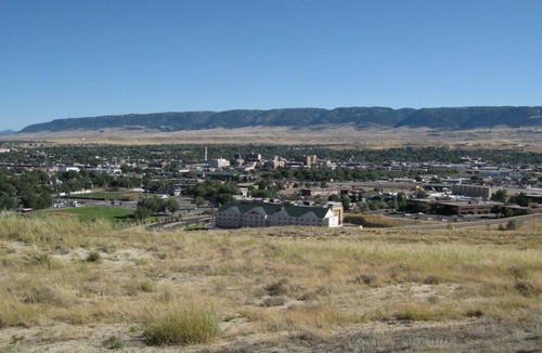Casper House | Perfect For Travel! 3 Classy Units, Onsite Bar, Near Nicolaysen Art Museum